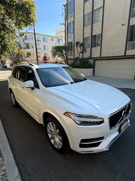 2016 Volvo XC90 T6 Momentum  