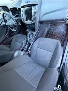 2015 Ford Focus SE - Photo 15 - Los Angeles, CA 90025