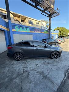 2015 Ford Focus SE - Photo 5 - Los Angeles, CA 90025