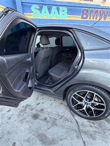 2015 Ford Focus SE - Photo 19 - Los Angeles, CA 90025