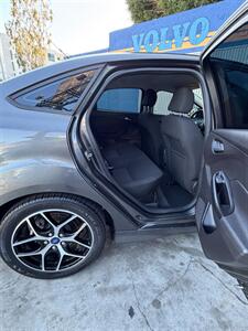 2015 Ford Focus SE - Photo 18 - Los Angeles, CA 90025