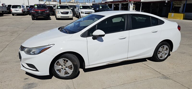 2018 Chevrolet Cruze LS Auto - Photo 4 - Phoenix, AZ 85006