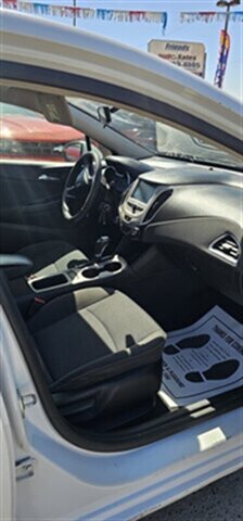 2018 Chevrolet Cruze LS Auto - Photo 7 - Phoenix, AZ 85006