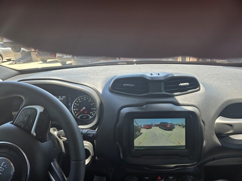 2018 Jeep Renegade Latitude - Photo 6 - Phoenix, AZ 85006