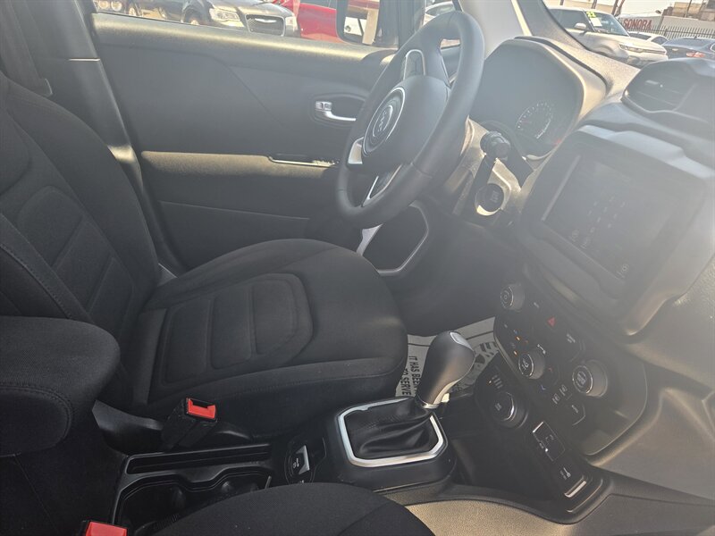 2018 Jeep Renegade Latitude - Photo 12 - Phoenix, AZ 85006
