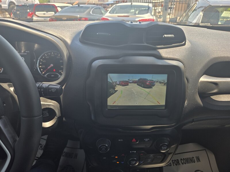 2018 Jeep Renegade Latitude - Photo 8 - Phoenix, AZ 85006