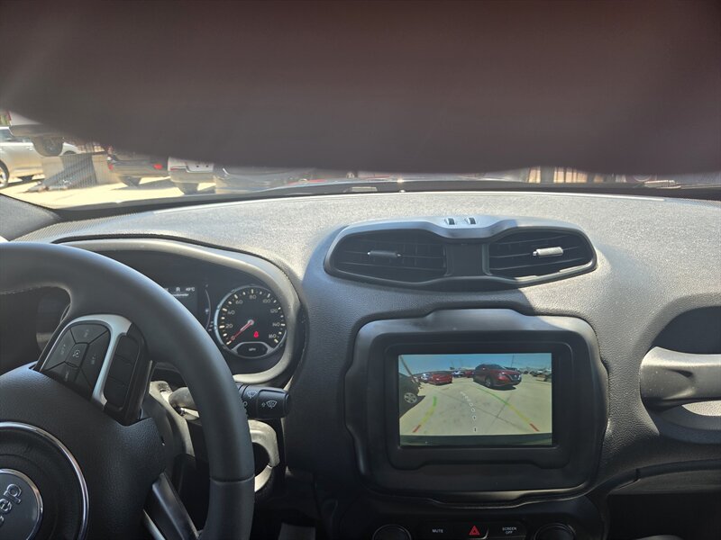2018 Jeep Renegade Latitude - Photo 10 - Phoenix, AZ 85006