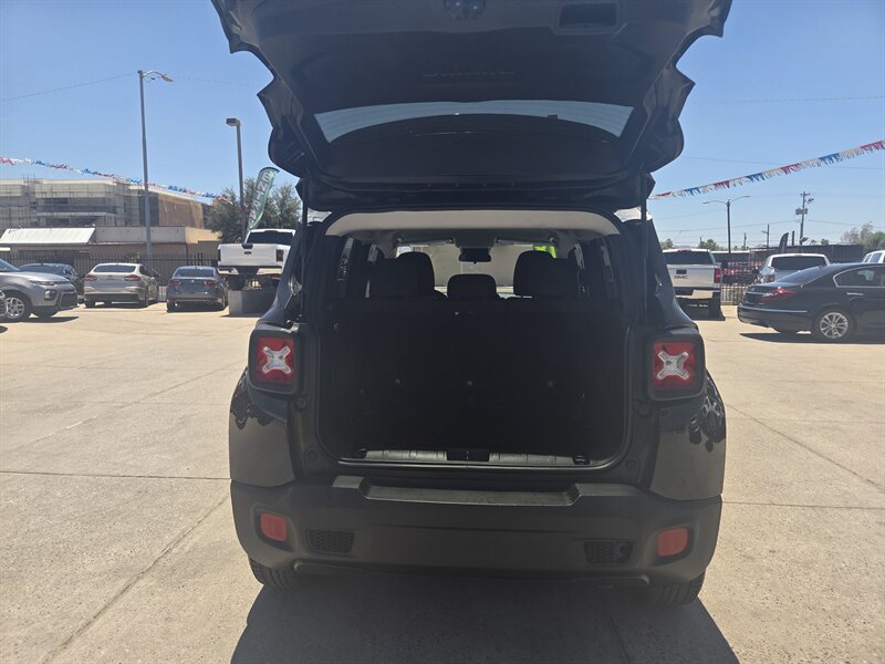 2018 Jeep Renegade Latitude - Photo 13 - Phoenix, AZ 85006