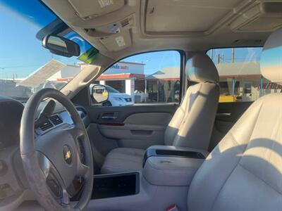 2012 Chevrolet Suburban LT 1500   - Photo 6 - Phoenix, AZ 85006