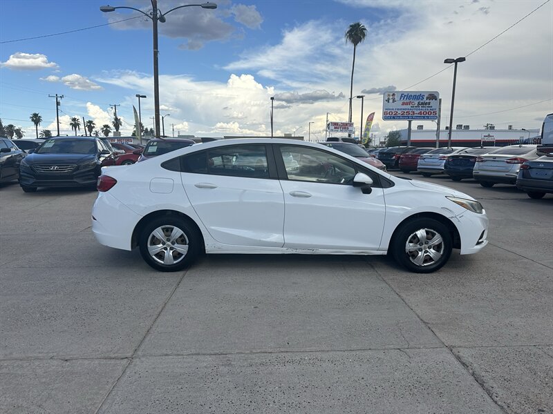2018 Chevrolet Cruze LS Auto - Photo 3 - Phoenix, AZ 85006