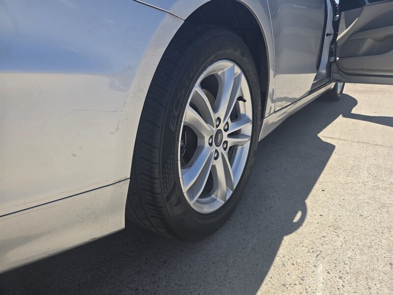 2018 Ford Fusion SE - Photo 11 - Phoenix, AZ 85006
