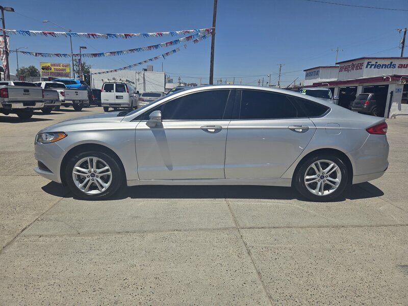 2018 Ford Fusion SE - Photo 4 - Phoenix, AZ 85006