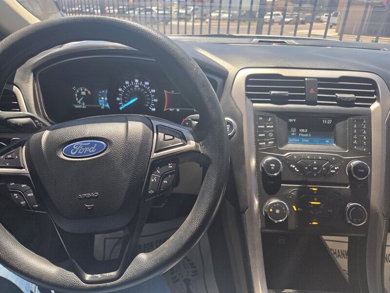 2018 Ford Fusion SE - Photo 7 - Phoenix, AZ 85006