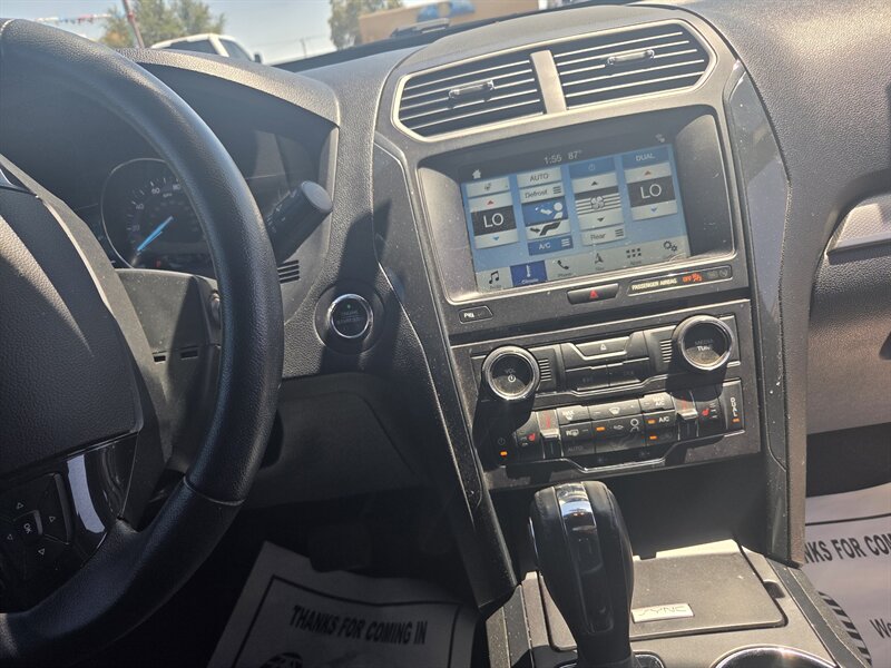 2018 Ford Explorer XLT - Photo 3 - Phoenix, AZ 85006