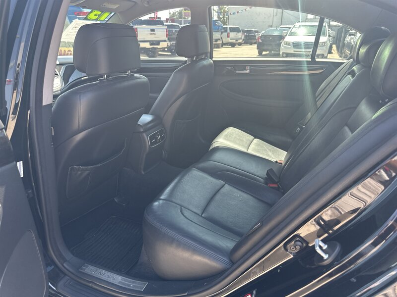 2013 Hyundai Genesis 3.8L - Photo 9 - Phoenix, AZ 85006