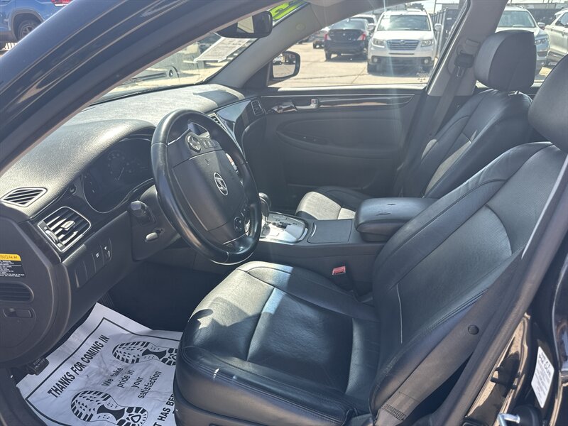 2013 Hyundai Genesis 3.8L - Photo 6 - Phoenix, AZ 85006