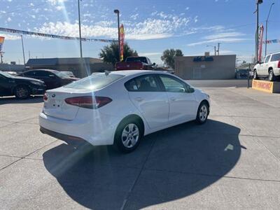 2017 Kia Forte LX   - Photo 9 - Phoenix, AZ 85006