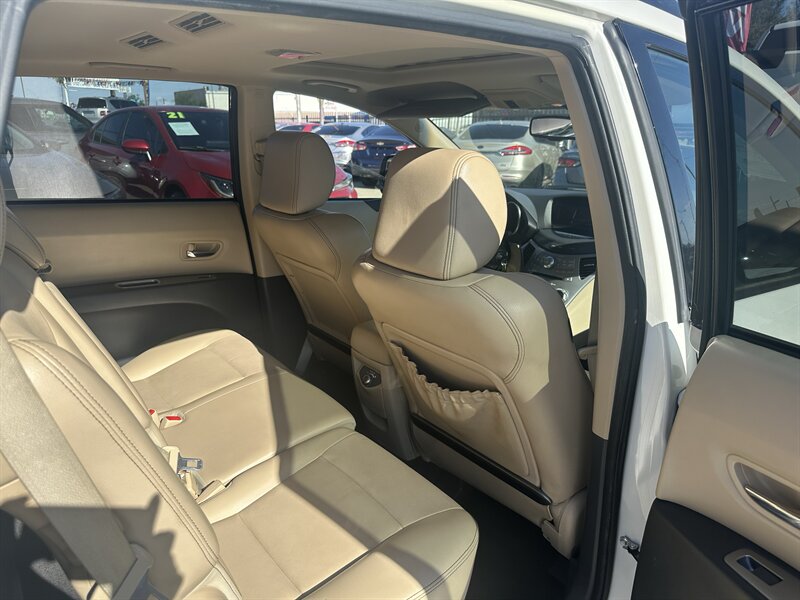 2012 Subaru Tribeca 3.6R Limited - Photo 9 - Phoenix, AZ 85006