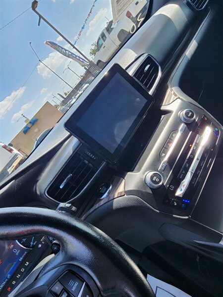 2020 Ford Explorer Limited - Photo 14 - Phoenix, AZ 85006