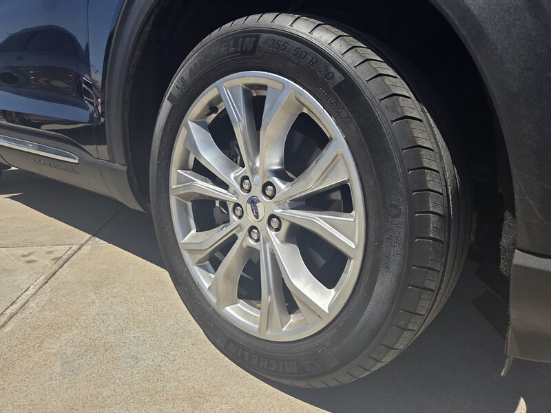 2020 Ford Explorer Limited - Photo 11 - Phoenix, AZ 85006