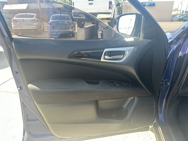 2017 Nissan Pathfinder S - Photo 4 - Phoenix, AZ 85006