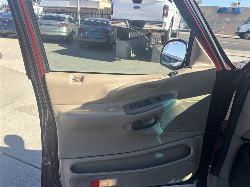 1998 Ford Expedition Eddie Bauer - Photo 5 - Phoenix, AZ 85006