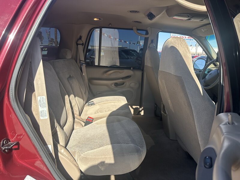 1998 Ford Expedition Eddie Bauer - Photo 10 - Phoenix, AZ 85006