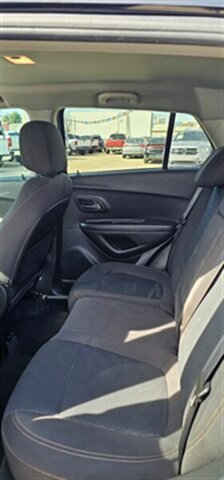 2020 Chevrolet Trax LS - Photo 6 - Phoenix, AZ 85006