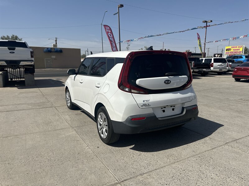 2020 Kia Soul LX - Photo 13 - Phoenix, AZ 85006