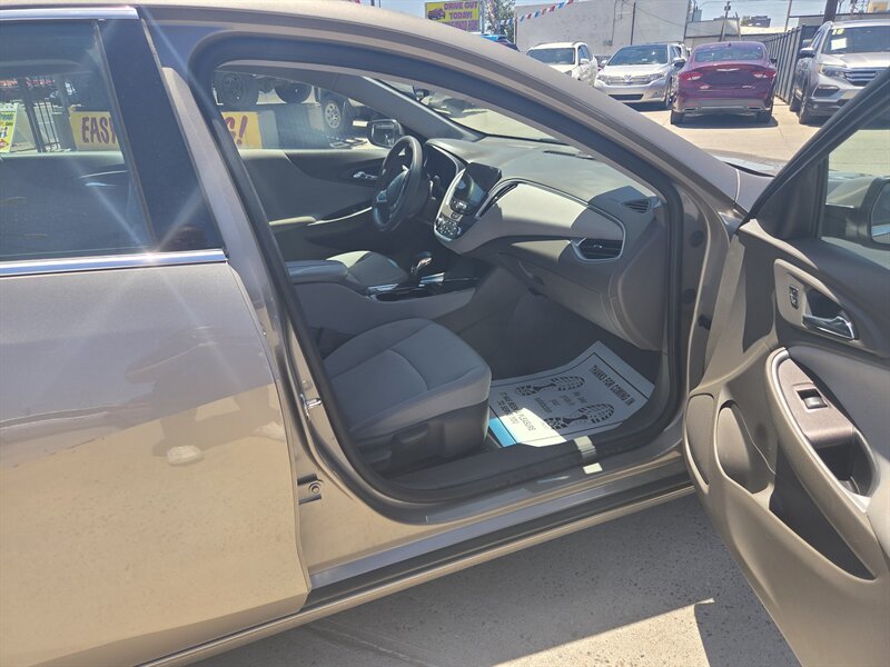 2023 Chevrolet Malibu LT - Photo 8 - Phoenix, AZ 85006