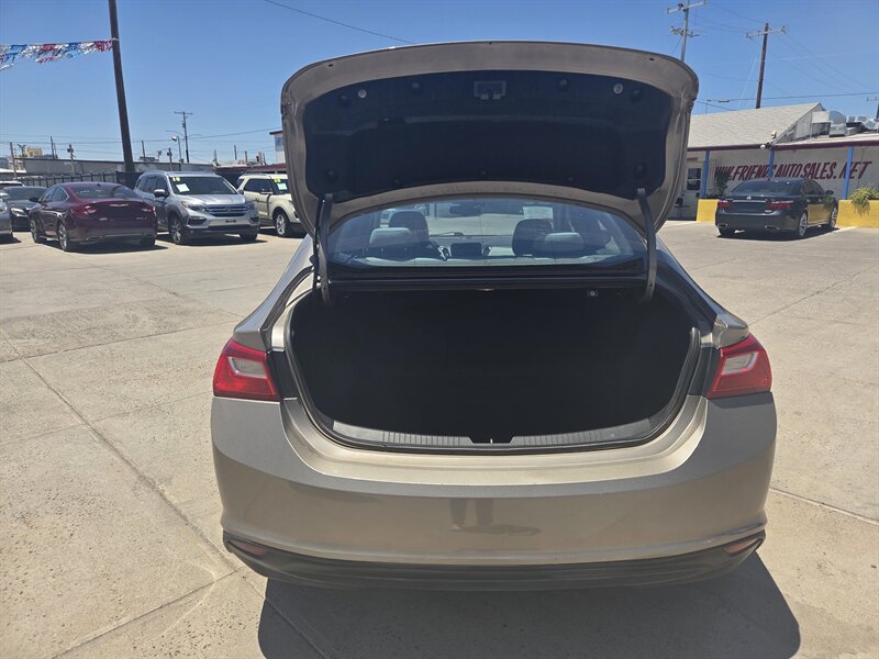 2023 Chevrolet Malibu LT - Photo 13 - Phoenix, AZ 85006