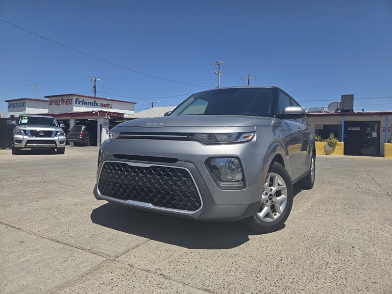 2022 Kia Soul LX - Photo 2 - Phoenix, AZ 85006
