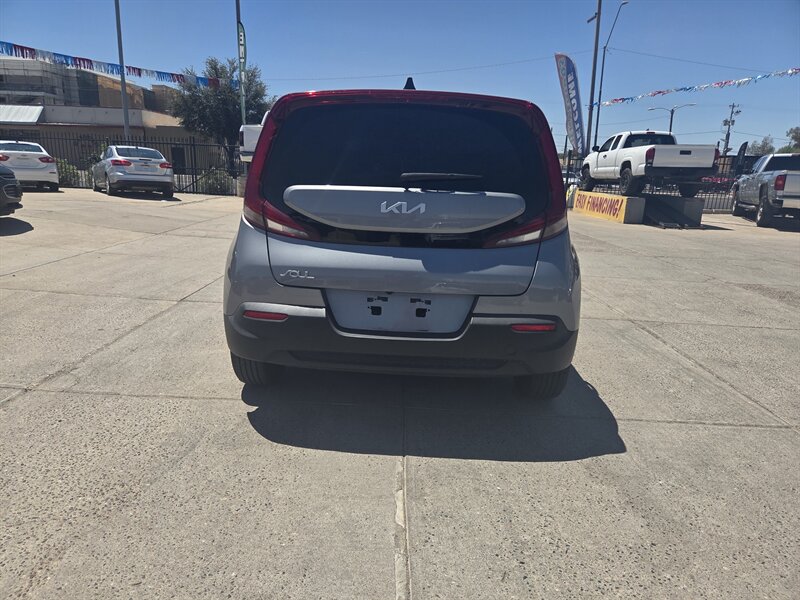 2022 Kia Soul LX - Photo 5 - Phoenix, AZ 85006