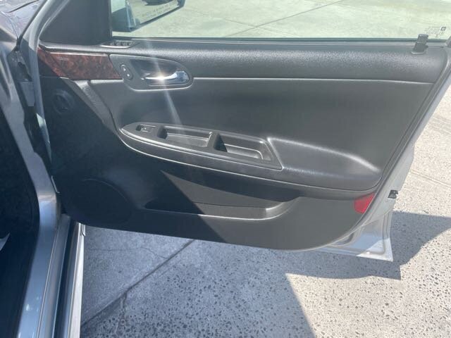 2014 Chevrolet Impala Limited LT Fleet - Photo 12 - Phoenix, AZ 85006