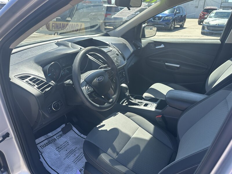 2017 Ford Escape SE - Photo 5 - Phoenix, AZ 85006