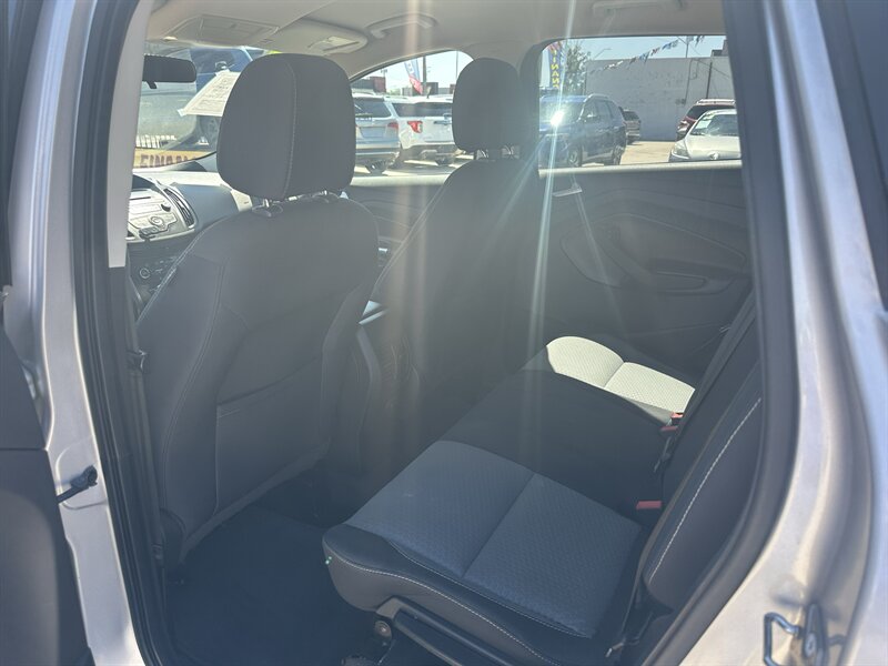 2017 Ford Escape SE - Photo 9 - Phoenix, AZ 85006