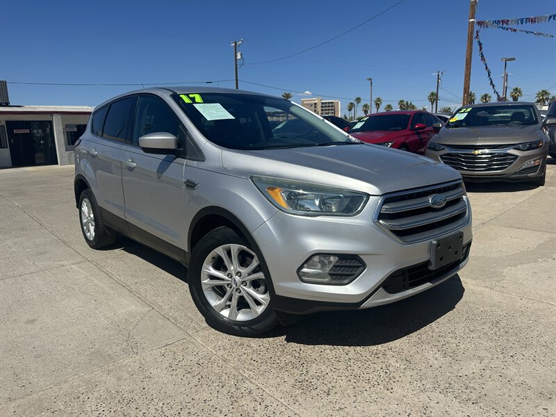 2017 Ford Escape SE   - Photo 1 - Phoenix, AZ 85006