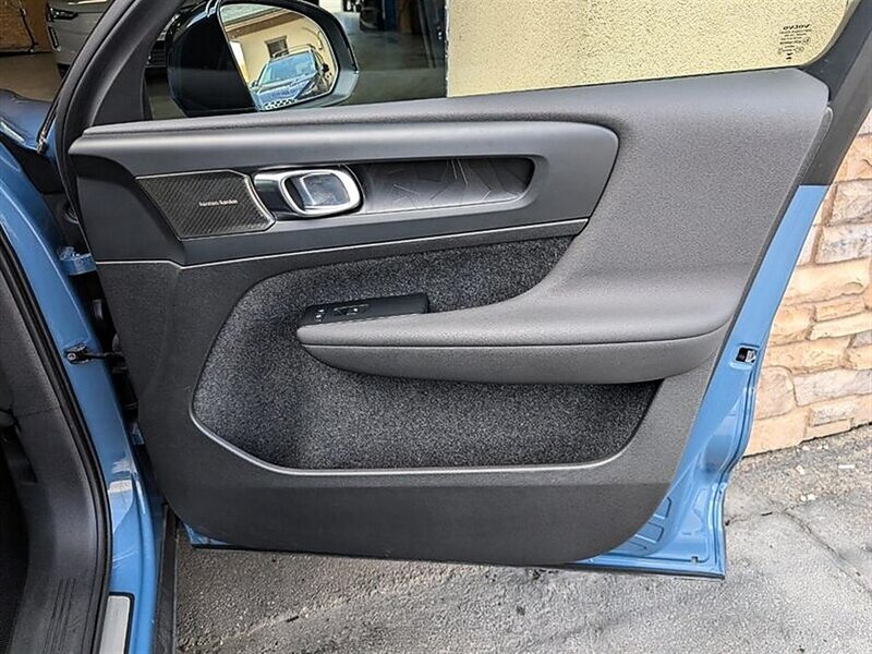 2023 Volvo C40 Recharge Twin Ultimate - Photo 30 - Bountiful, UT 84010