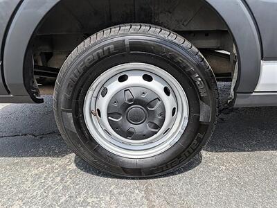 2018 Ford Transit 350 XL  12-Passenger - Photo 13 - Bountiful, UT 84010