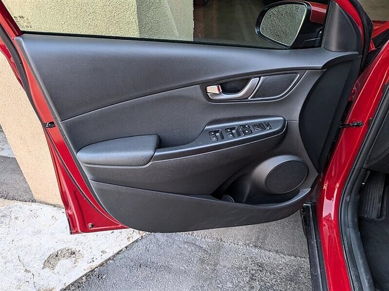 2018 Hyundai KONA Limited - Photo 18 - Bountiful, UT 84010