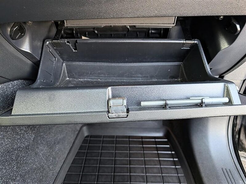 2021 Volvo XC40 Recharge Pure Electric P8 - Photo 31 - Bountiful, UT 84010