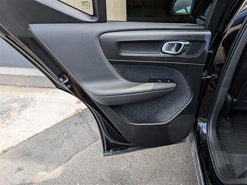 2021 Volvo XC40 Recharge Pure Electric P8 - Photo 25 - Bountiful, UT 84010
