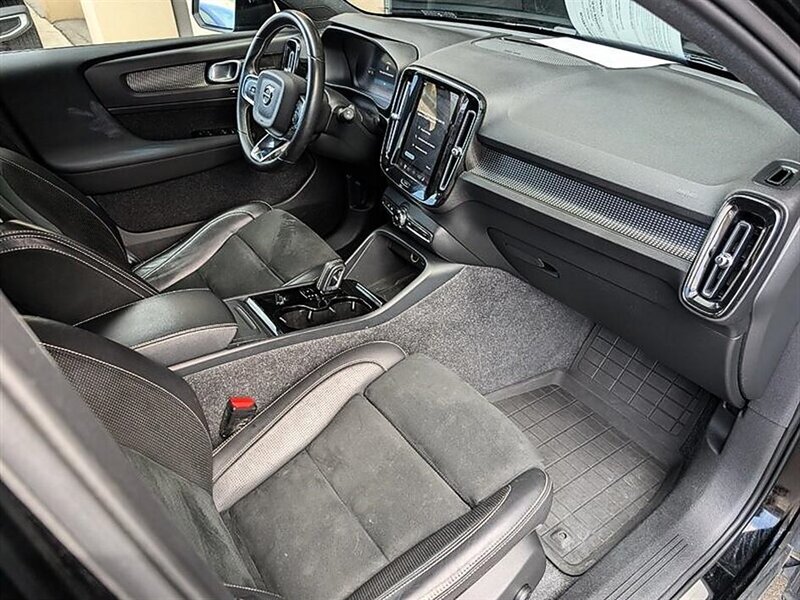 2021 Volvo XC40 Recharge Pure Electric P8 - Photo 4 - Bountiful, UT 84010