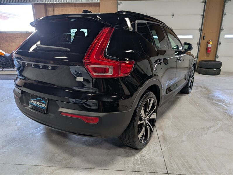 2021 Volvo XC40 Recharge Pure Electric P8 - Photo 10 - Bountiful, UT 84010