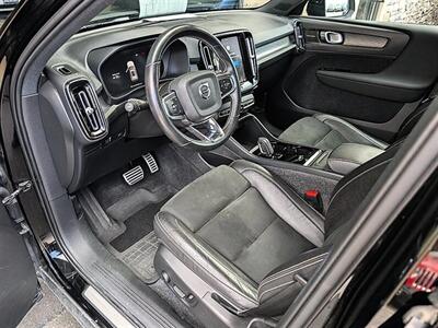 2021 Volvo XC40 Recharge Pure Electric P8 - Photo 2 - Bountiful, UT 84010