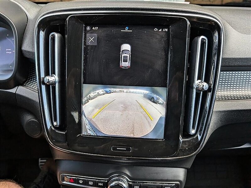 2021 Volvo XC40 Recharge Pure Electric P8 - Photo 24 - Bountiful, UT 84010