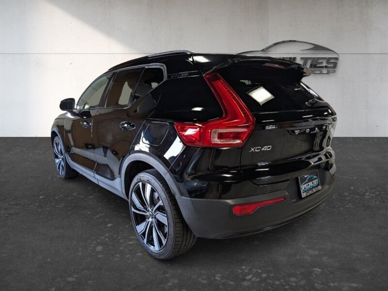 2021 Volvo XC40 Recharge Pure Electric P8 - Photo 8 - Bountiful, UT 84010