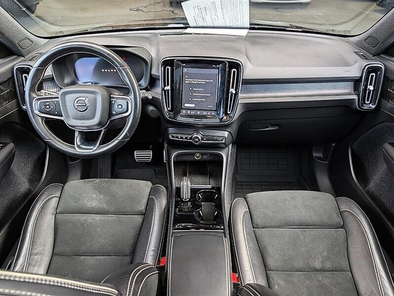 2021 Volvo XC40 Recharge Pure Electric P8 - Photo 3 - Bountiful, UT 84010