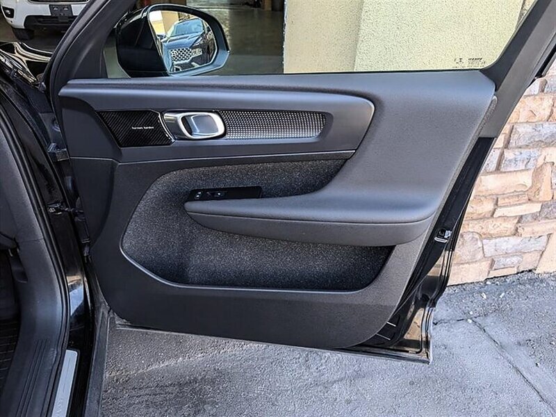 2021 Volvo XC40 Recharge Pure Electric P8 - Photo 30 - Bountiful, UT 84010