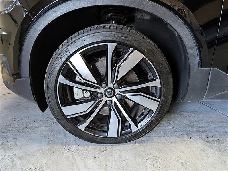 2021 Volvo XC40 Recharge Pure Electric P8 - Photo 15 - Bountiful, UT 84010